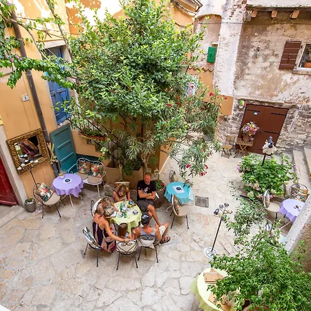 Blubini Heritage House Otel 4*
